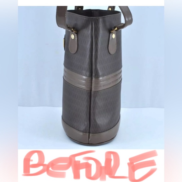 Mario Valentino Bucket Bag -As is -See With Unbranded Chain Straps Preowned - Picture 11 of 17